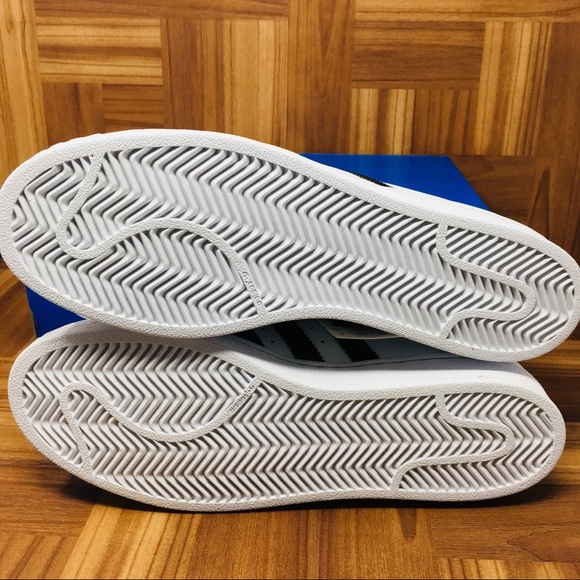 Adidas Superstar Men All Sizes Shell Toe Sneakers - Picture 4 of 8